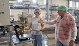 У Каневі, на переробному підприємстві, інспектори провели профілактичні заходи з недопущення травматизму