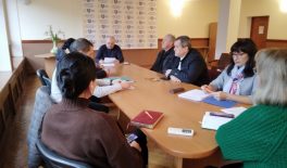 Інспектори роз’яснили працівникам агрофірми, як зробити працю безпечною