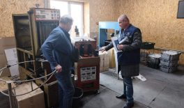 У Черкасах інспектори провели консультації на виробництві пластикової тари