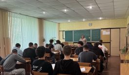 Інспектори праці поінформували учнів ВПУ у Черкасах, як уникнути трудової експлуатації